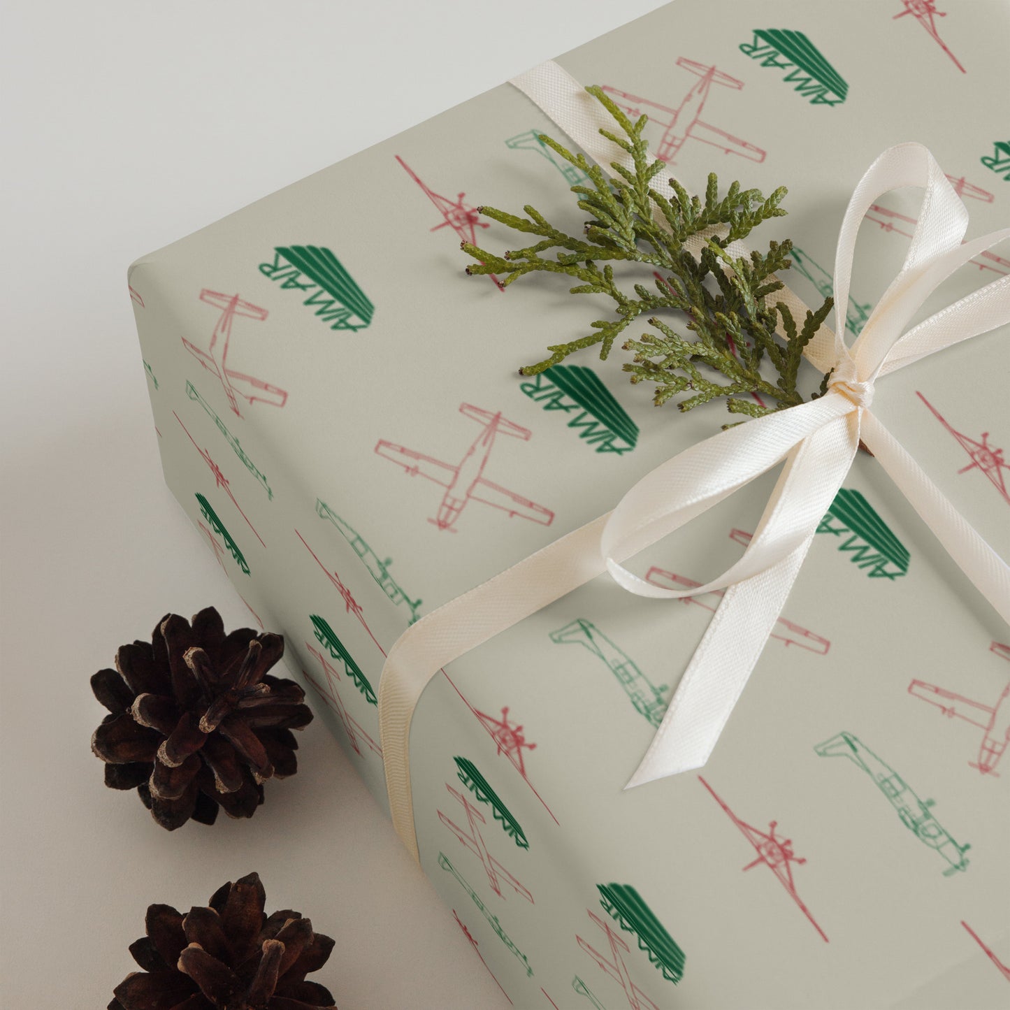 AIM AIR Holiday Wrapping paper sheets (x3)