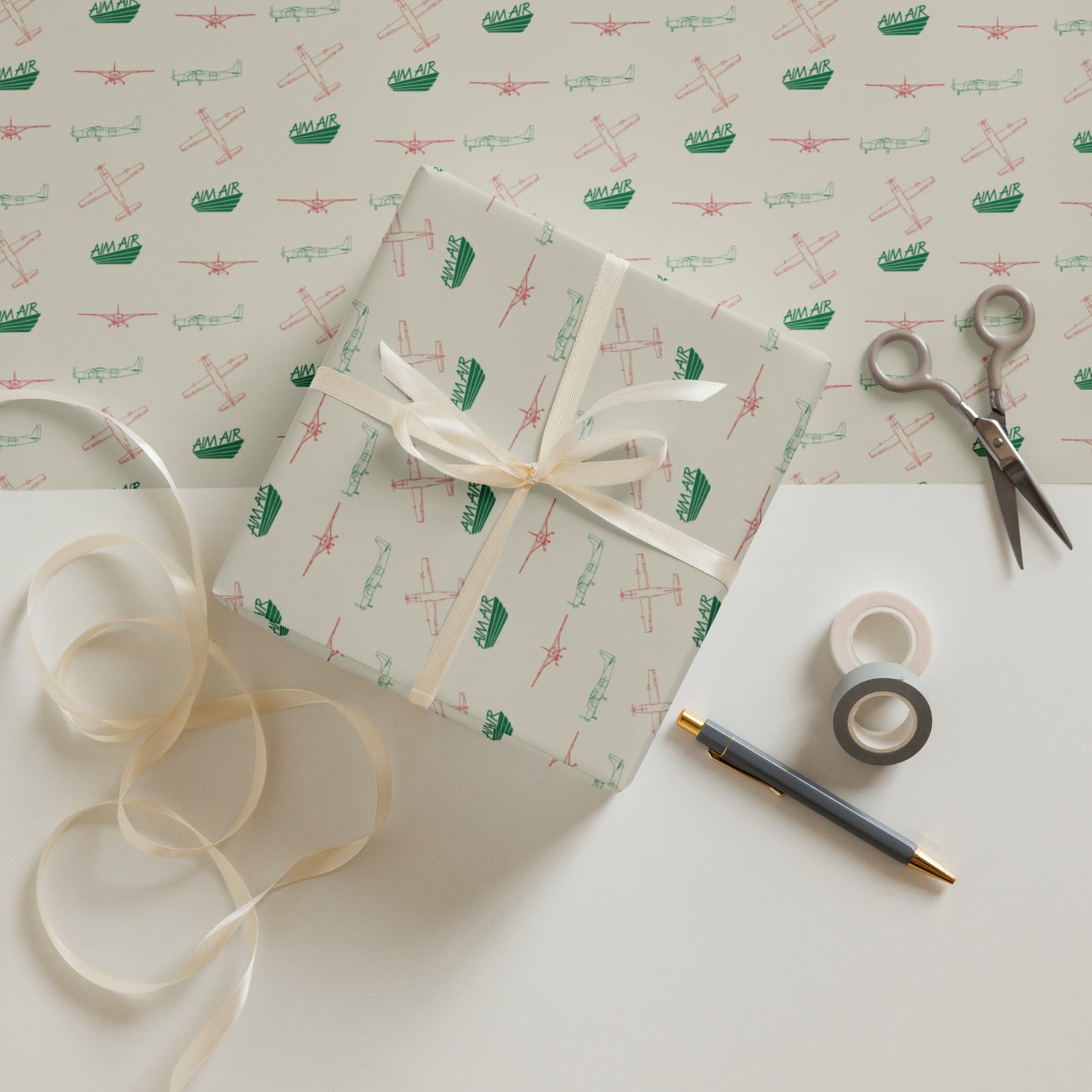 AIM AIR Holiday Wrapping paper sheets (x3)